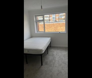 Room in a Shared House, Chalkhill Road, HA9 - Photo 2