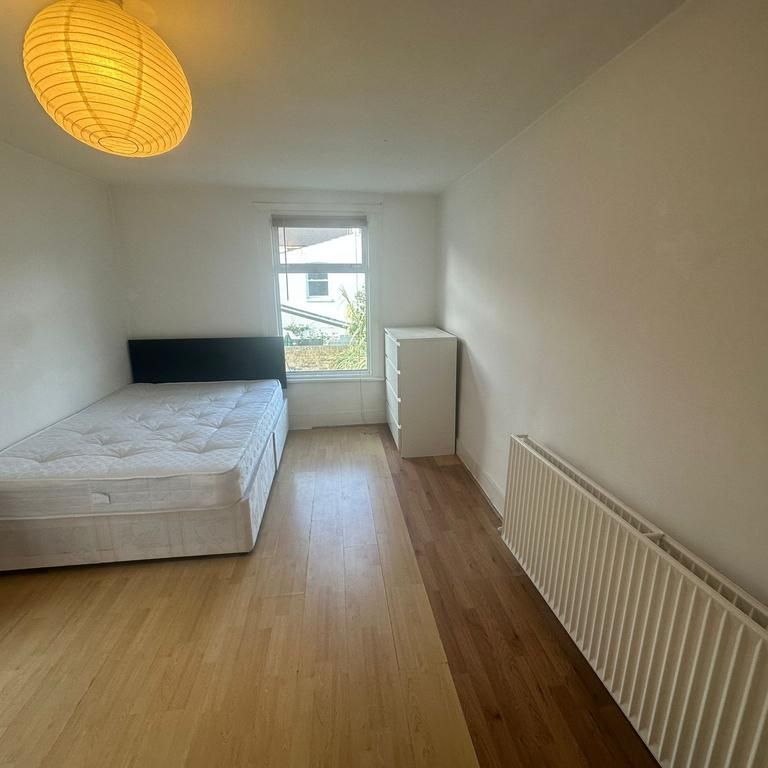 4 bedroom terraced house to rent - Photo 1