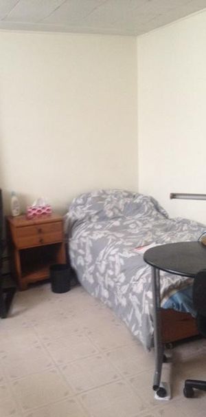 Chambre à louer pour étudiant-e seulement - Photo 1