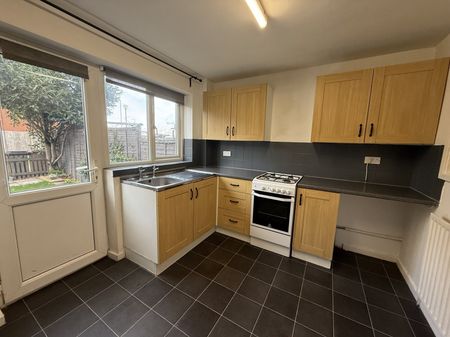 2 bedroom terraced house to rent - Photo 5
