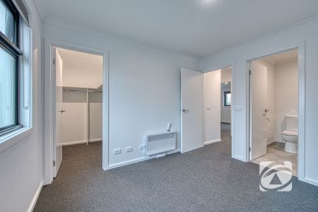 BRAND NEW TOWNHOUSE - Photo 4