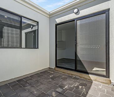 Beautiful, Neat & Tidy Home! - Photo 5