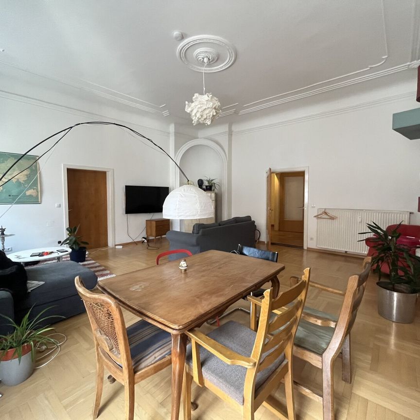 WG-geeignet – Absolute Innenstadtlage! Traumhaft schöne 4-Zimmer-Wohnung mit separaten Küche im Herzen von Graz nahe dem Grazer Hauptplatz und Schloßberg – Provisionsfrei - Photo 1