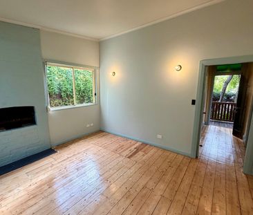 Charming Mountain Cottage in Prime Location! - Photo 1