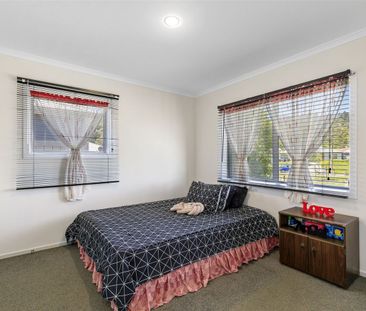11 Hauora Lane, Taita - Photo 2