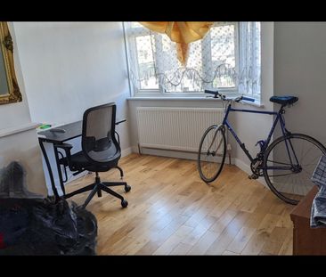 3 Bed Terraced House, Kenya Road, SE7 - Photo 5