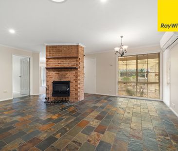 Beautifully Maintained Family Home in Prime Location - Photo 1