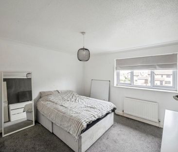 2 bedroom semi-detached house to rent - Photo 3