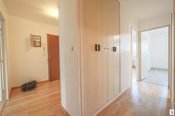 Location Appartement 3 pièces 69m² MONT ST AIGNAN 76130 - Photo 1