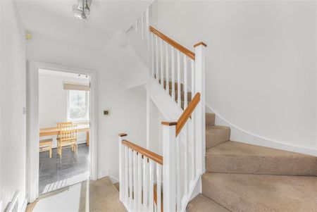 4 bedroom apartment to rent - Photo 2