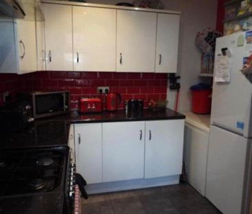 3 bedroom terraced house to rent - Photo 6