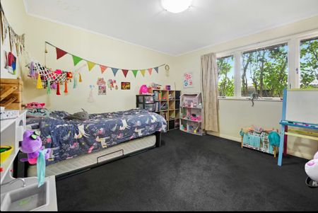 Three Bedroom Home - Photo 5