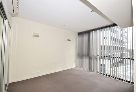 SIX MONTH LEASE ONLY - APARTMENT LIVING - LUXURY 1x1!!! - Photo 3