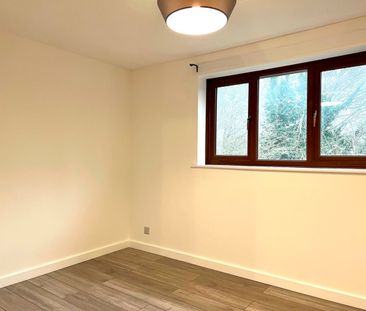 2 Bed Terraced House, Myrna Close, SW19 - Photo 3