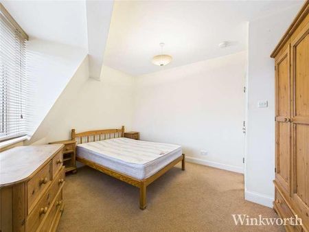 Grosvenor Parade, Uxbridge Road, London, W5 - Photo 3