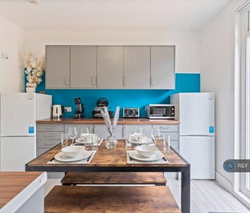 1 bedroom in a house share to rent - Photo 4