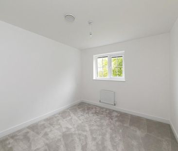 4 bedroom detached house to rent - Photo 4