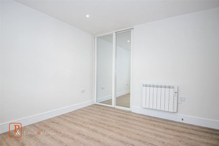 2 bedroom penthouse to rent - Photo 4