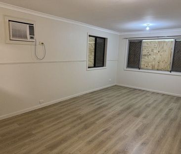 Family home in convenient location - Photo 4