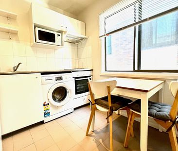 Furnished modern studio with own kitchen and bathroom in the heart of Bondi Junction - Call or email to book in viewing - Photo 2