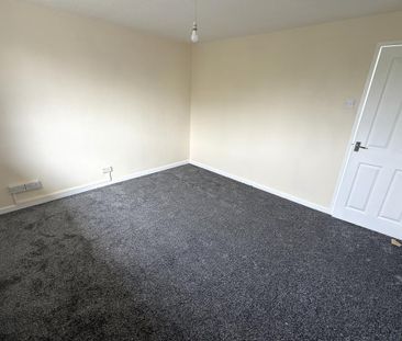 2 bedroom semi-detached house to rent - Photo 5