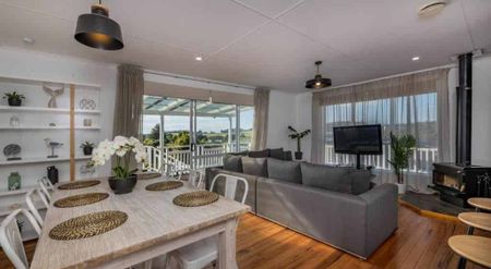 View of the water - Photo 3