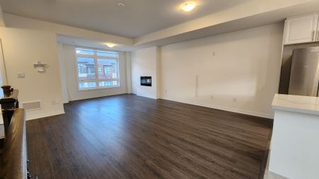 For Lease - 21 Riley Reed Lane, Richmond Hill, Ontario - Photo 3