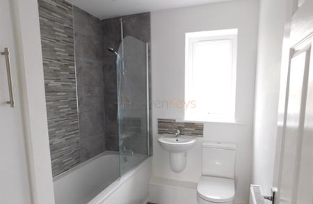 3 bedroom end of terrace house to rent - Photo 4