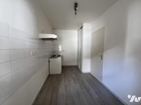 PIERRELATTE - A LOUER APPARTEMENT EN REZ DE CHAUSSEE T3 D'ENV. 70 M² - Photo 4