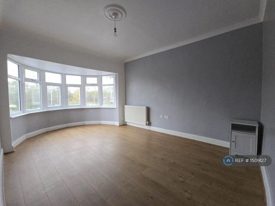 3 bedroom flat to rent - Photo 1