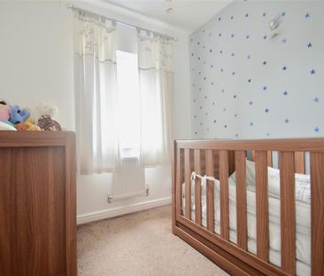 3 bedroom end of terrace house to rent - Photo 4