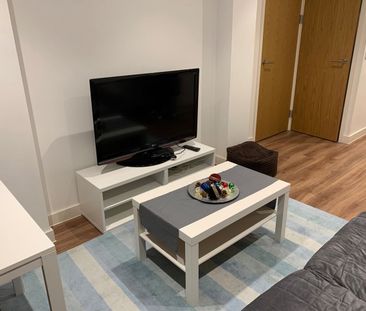 1 Bed Flat, Manchester, M5 - Photo 4