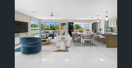 Move-in Ready, Timeless and Exceptional Two-Storey Waterfront Family Home - Photo 2