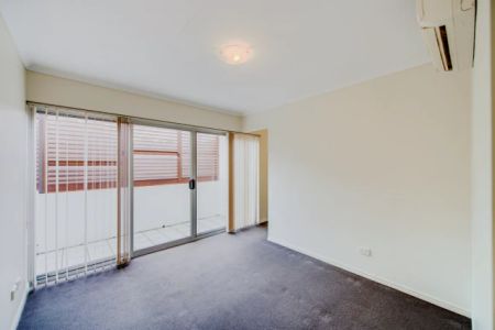 2Bedrooms, 2Bathrooms - Photo 2