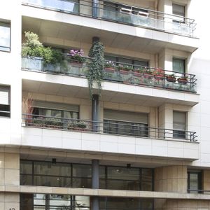 location Appartement T3 DE 74.5m² À PARIS - Photo 2