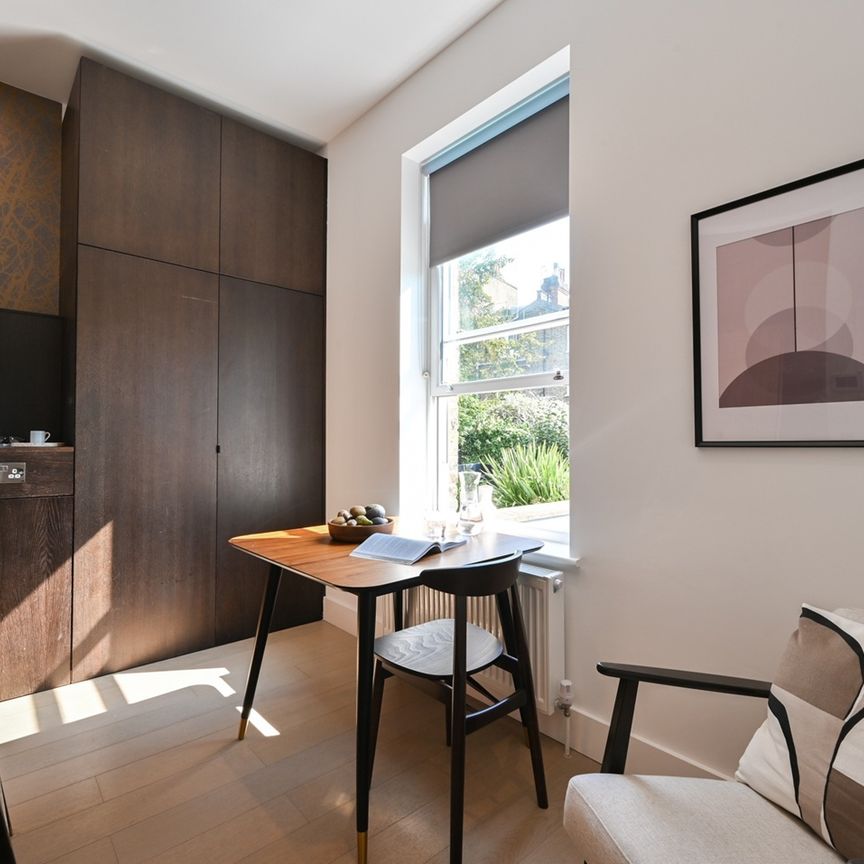 Studio Flat, Dennington Park Road, NW6 - Photo 1