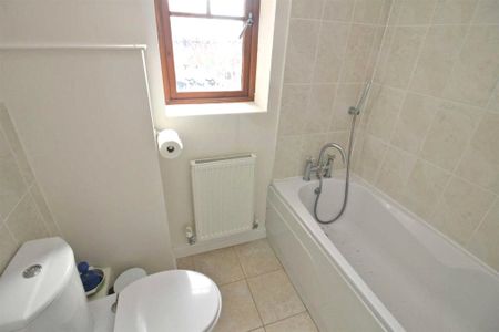 3 bedroom house to rent Miserden Crescent, Westcroft, Milton Keynes, Buckinghamshire, MK4 - Photo 3
