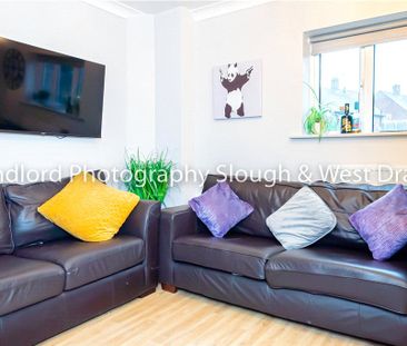 Park Barn East, Guildford, Surrey, GU2 8EW - Photo 4