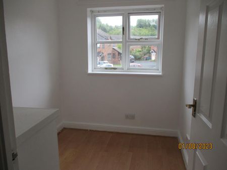 3 bedroom semi-detached house to rent - Photo 5