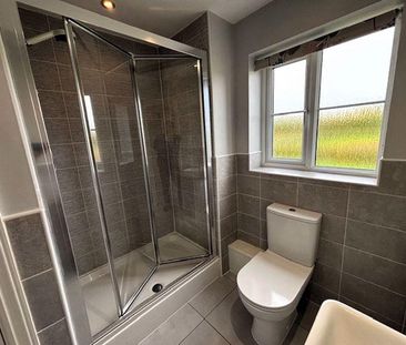 3 bedroom detached house to rent - Photo 3