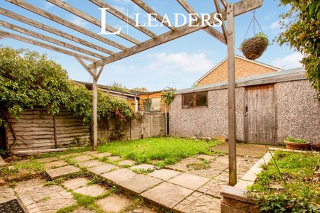 2 bedroom house to rent Abbots Close, Cambridge, CB4 - Photo 3