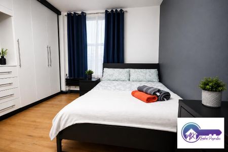 3 Bedroom Flat To Rent - Photo 3