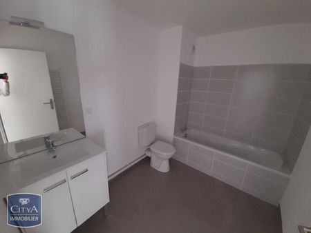 Location Appartement 2 pièces 41m² ARMENTIERES 59280 - Photo 4