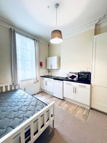 Room in a Shared House, Denbigh St, SW1V - Photo 3