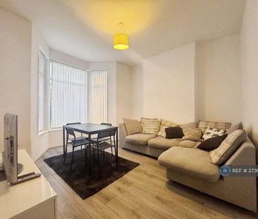 3 bedroom semi-detached house to rent - Photo 4