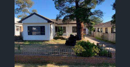 Home with complete yard! - Photo 2