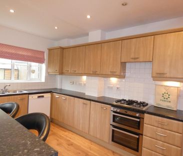 3 bedroom terraced house to rent - Photo 6