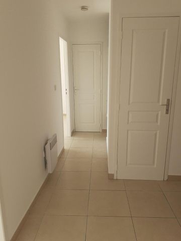 Location Appartement 2 pièces 50m² DRAGUIGNAN 83300 - Photo 5