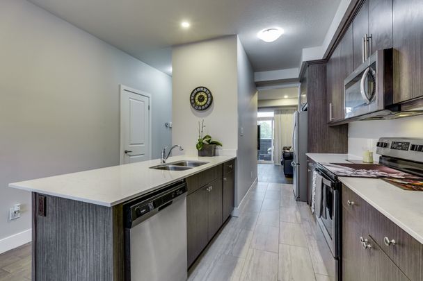 For Lease - 2104 Meadowgate Boulevard, London South, Ontario - Photo 1