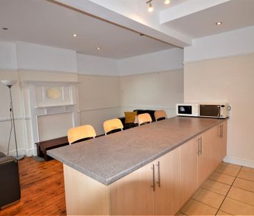 4 bedroom detached house to rent - Photo 4